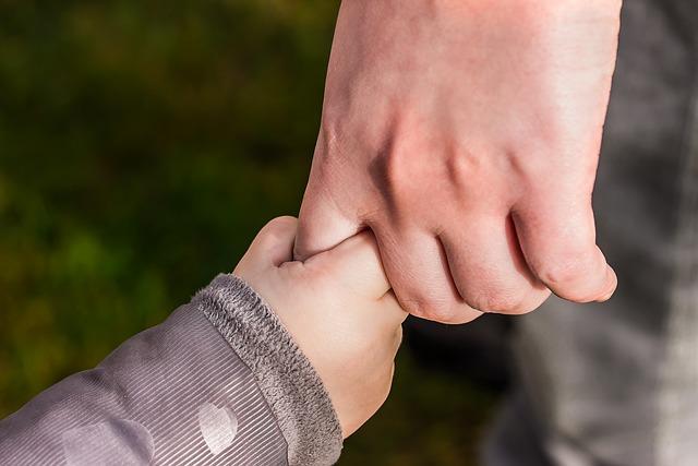 Jak budovat pevný vztah s vaším teenagerem během turbulentních let